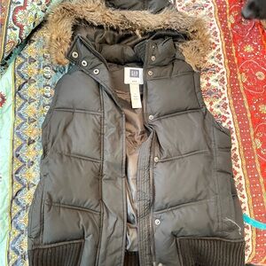 GAP Black Quilted Vest with Faux Fur Trim